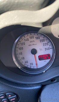 Alfa Romeo 147 - 8