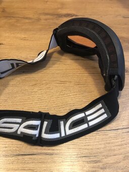 Lyžařská helma Salomon, brýle Salice zdarma - 8