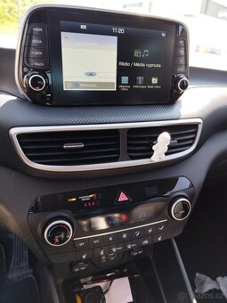 HYUNDAI TUCSON 1,6 CDRI TOP STAV VYHŘÍVANÁ SEDADLA + VOLANT - 8