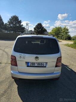 Volkswagen Touran 7 míst - 8