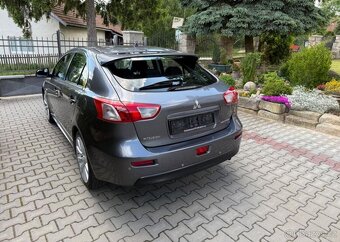 Mitsubishi Lancer 1,8i Pravidelný servis 1 Majit benzín - 8