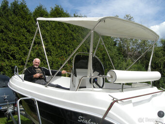 Motorový člun Delphin 430 Open - 8