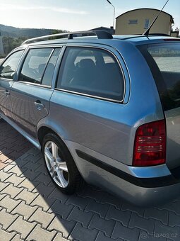 Škoda Octavia Tour 1.6 MPI 2009 248tis - 8