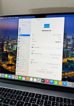 Apple MacBook Air 15" 2025, M4 10-Core, 16GB/256GB, modrý - 8