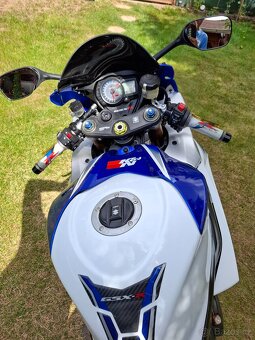 Suzuki gsxr1000 K8 - 8