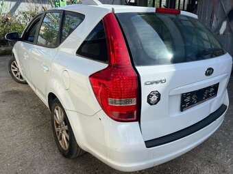 rozprodam kia ceed sw facelift 1.6 crdi 85kw 2010 rozprodam - 8