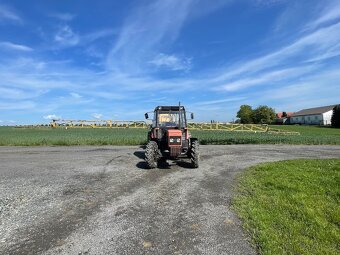 Zetor 6245 s postřikovačem AKP - 8