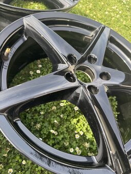 ALU KOLA 7,5x18 ET45 černý lesk - 8
