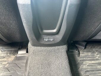 Prodám Volvo V40 D2 1.6 84KW - 8
