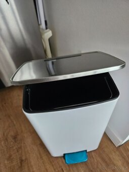 Nový bílý nerezový pedálový odpadkový koš - 8