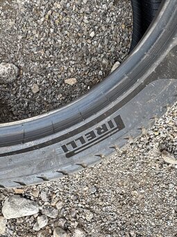 235/40 r19 Pirelli - 8