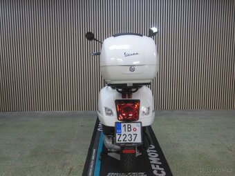 Piaggio Vespa GTS 125 Super - 8