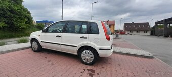 Ford Fusion - 8