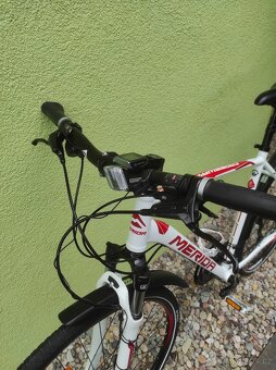 Značkové trekové kolo Merida Crossway 28"/21,5" disk - 8