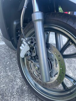 Kymco People GT300i - 8
