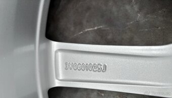 Zimní originální sada alu Škoda Superb 235/45R18 - 8