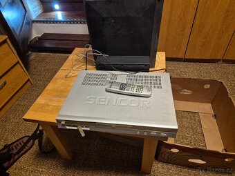 Bedny LG domácí kino a senkor DVD přehrávač - 8