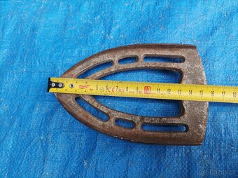 Stojánek pod starou žehličku - 8