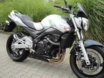 SUZUKI GSR600 - 8