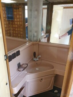 Karavan na pevné stání možnost odvozu až k Vám - 8