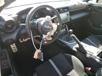 2025 Toyota GR 86 Premium 2.4L RWD Manual - 8