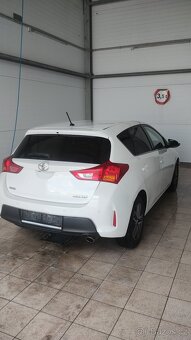 Auris 1.6 - 8