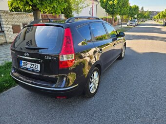 Hyundai i30 1.6i CW 130 km najeto - 8