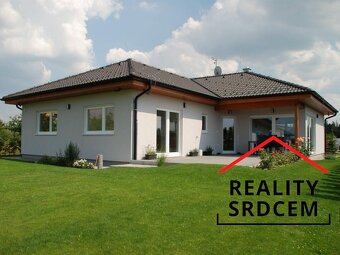 Prodej stavebního pozemku 4758 m2 v centru obce Doubrava - 8