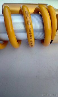 Moto Guzzi V85 TT zadní tlumič Öhlins - 8