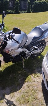 Suzuki GSR 600 - 8