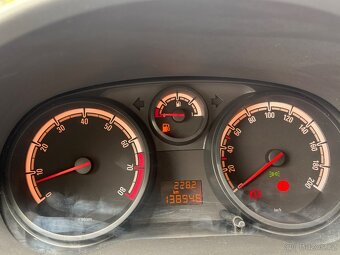 Prodám Opel Corsa 1.2benzin rok 2010 - 8