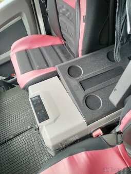 Obytná dodávka Peugeot Boxer 2,2 - 8
