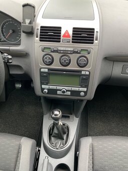 Volkswagen Touran 2.0 TDI - 8