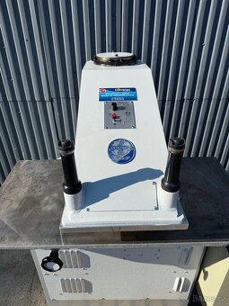 Kaev C106 vysekávací stroj Hydraulická řezačka - 8