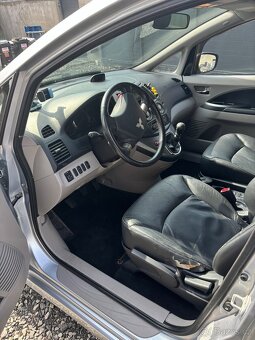 Mitsubishi GRANDIS 100kW dobrý motor - 8