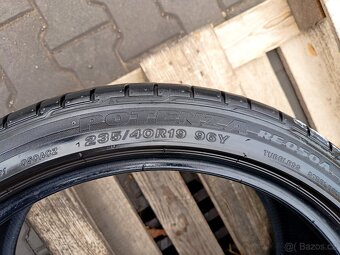 Letní pneu Bridgestone 235/40/19 - 8