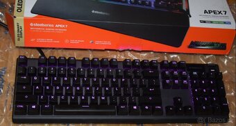 SteelSeries Apex 7S, magnet. podložka, OLED display,USB hub - 8