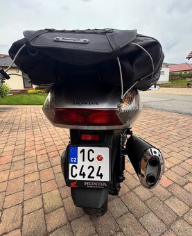 Honda Silver Wing FJS 400 - 8
