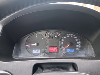 VW T5 Caravelle 2.5TDI - 8