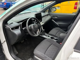 Toyota Corolla CROSS 2.0i HYBRID CVT r.v.2023 105 000 km ČR - 8