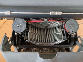 Retro psací stroj zn. ZETA - 8