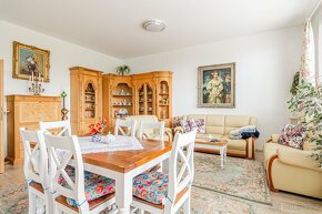 Prodej rodinného domu 358 m², pozemek 1 315 m² Slabce - 8