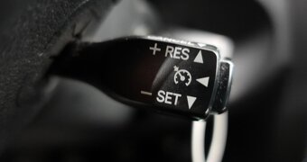 Toyota Auris 2014 DPH TOP STAV serviska - 8