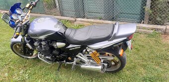 YAMAHA XJR 1300 - 8