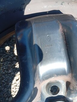 RENAULT SCENIC RV 2010 ORIG. KOLA S POKLICEMI A PNEU 205/60R - 8