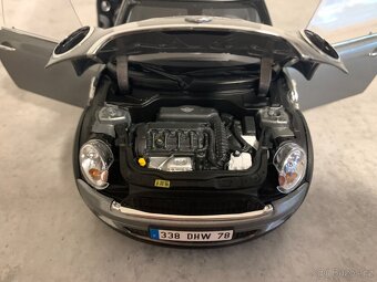 Mini Cooper S Clubman silver 1:18 Kyosho - 8