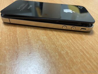 Prodám iPhone 4. Na náhradní díly. - 8