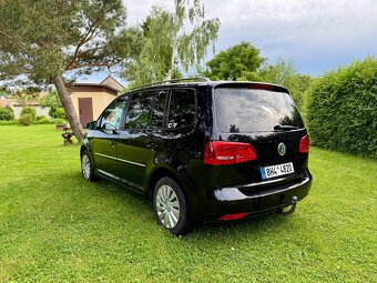 Volkswagen Touran 2.0 TDI 103 kw - krásný stav - 8