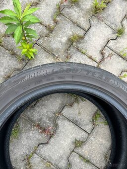 225/45 R17 - 8