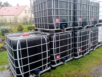IBC nádrže kontejnery na 1000 litrů černé bílé - 8